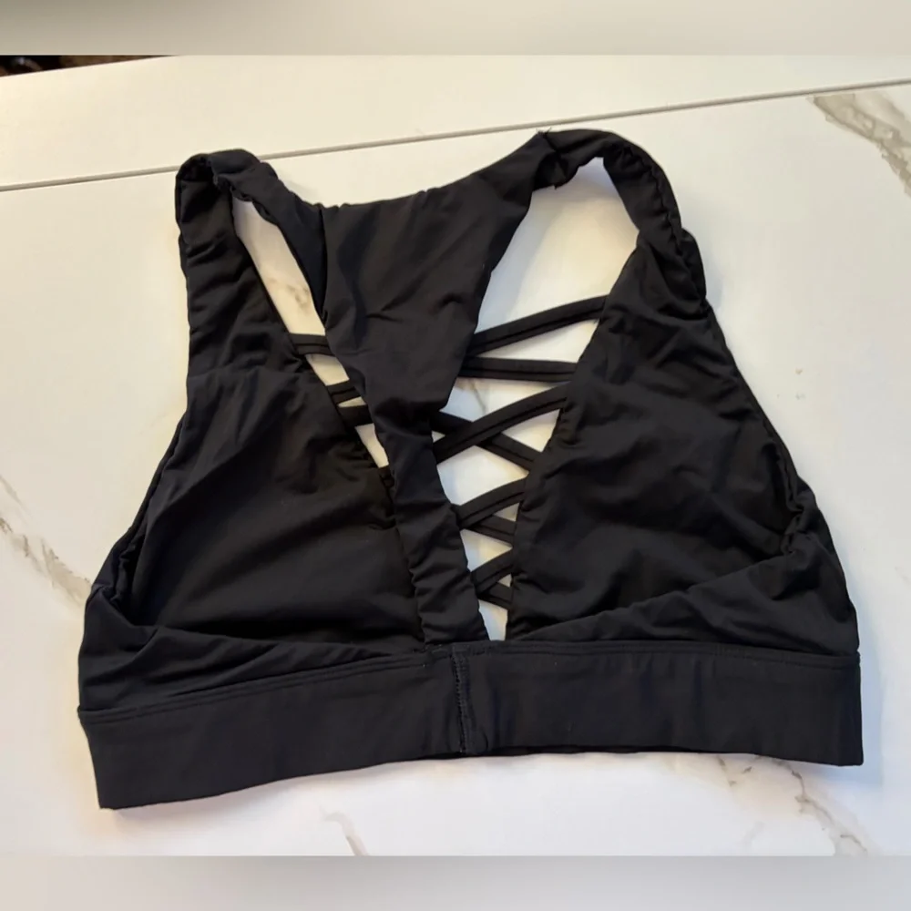 PINK Victoria's Secret Black Crisscross Sports Bra - Picture 3 of 3
